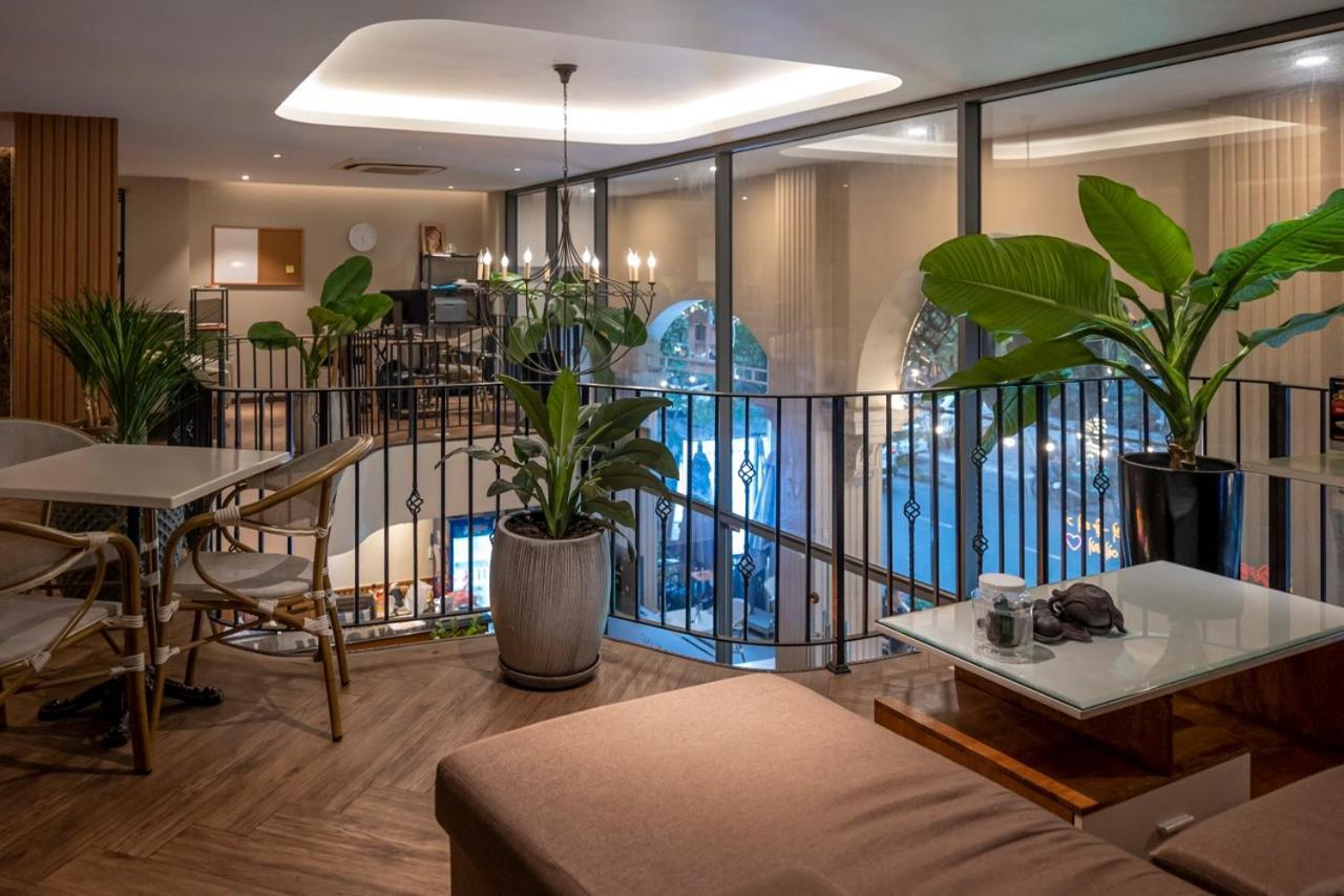 Thao Trang Laluxe Hotel Phu My Hung ホーチミン市 エクステリア 写真