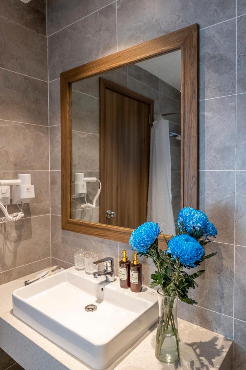 Thao Trang Laluxe Hotel Phu My Hung ホーチミン市 エクステリア 写真